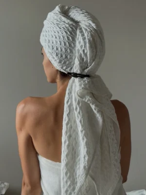 Strona główna ręcznik bambusowy waflowy GOFR kremowy zawinięty w turban, splot wafel
