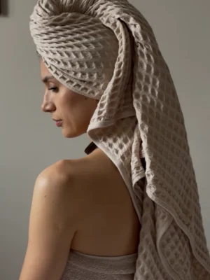 Strona główna beżowy ręcznik bambusowy GOFR zawinięty w turban, splot wafel